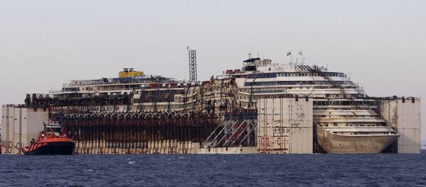 Пассажирский лайнер Costa Concordia Пассажирский лайнер Costa Concordia - Sputnik Литва