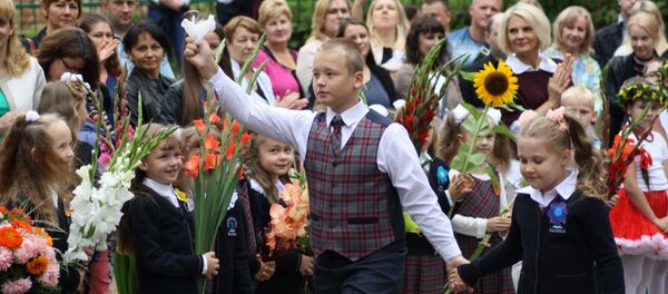 Первый звонок в литовских школах Первый звонок в литовских школах - Sputnik Lietuva