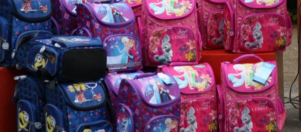 Рюкзаки со школьными принадлежностями от МИД Польши Рюкзаки со школьными принадлежностями от МИД Польши - Sputnik Lietuva