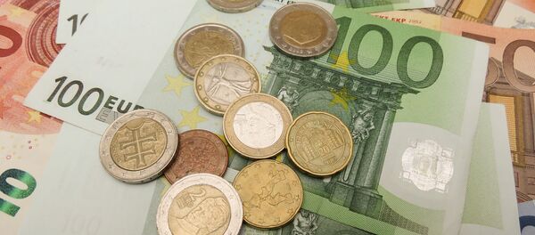 Евро, банкноты и монеты, архивное фото - Sputnik Литва
