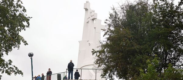 Акция памяти Варшавского восстания на горе Трех Крестов в Вильнюсе Акция памяти Варшавского восстания на горе Трех Крестов в Вильнюсе - Sputnik Lietuva