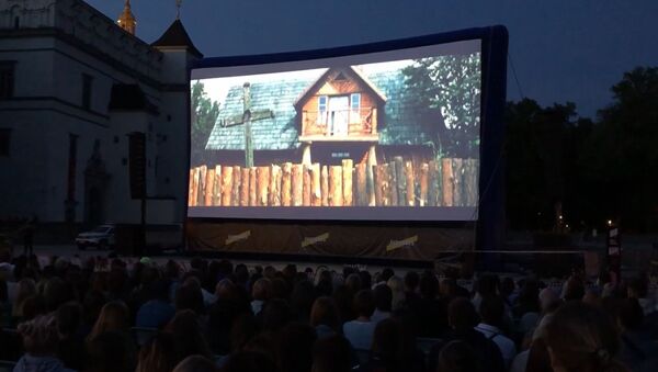 В Вильнюсе открылся фестиваль Кино под звездами - Sputnik Литва