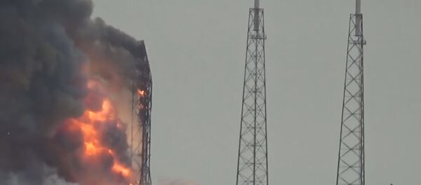 Ракета-носитель Falcon 9 взорвалась на космодроме на мысе Канаверал - Sputnik Литва