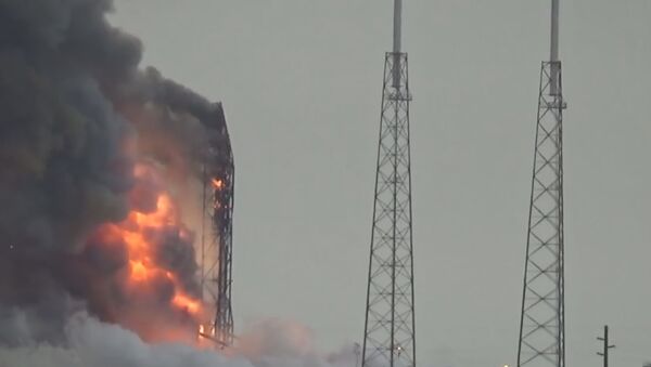 Ракета-носитель Falcon 9 взорвалась на космодроме на мысе Канаверал - Sputnik Lietuva