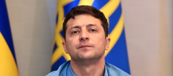 Президент Украины В. Зеленский посетил школу депутатов  партии Слуга народа - Sputnik Литва