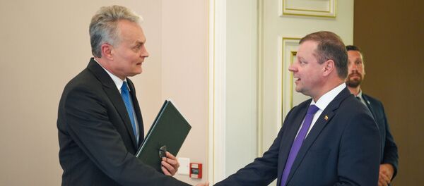 Президент Литвы Гитанас Науседа и премьер-министр Саулюс Сквернялис, архивное фото - Sputnik Литва