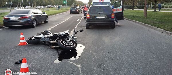 Авария с участием мотоцикла Авария с участием мотоцикла - Sputnik Lietuva