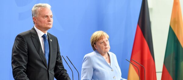 Президент Литвы Гитанас Науседа и Федеральный канцлер Германии Ангела Меркель, архивное фото - Sputnik Литва