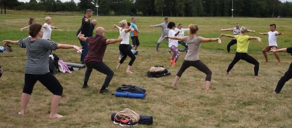 Palangoje vyko kasmetinis sveikatingumo festivalis Tūkstantis saulių Palangoje vyko kasmetinis sveikatingumo festivalis Tūkstantis saulių - Sputnik Lietuva