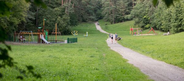 žaidimų aikštelė Vilniuje žaidimų aikštelė Vilniuje - Sputnik Lietuva