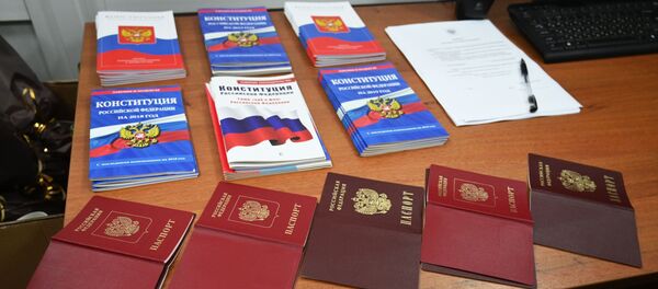 Выдача российских паспортов гражданам ДНР и ЛНР, архивное фото - Sputnik Lietuva