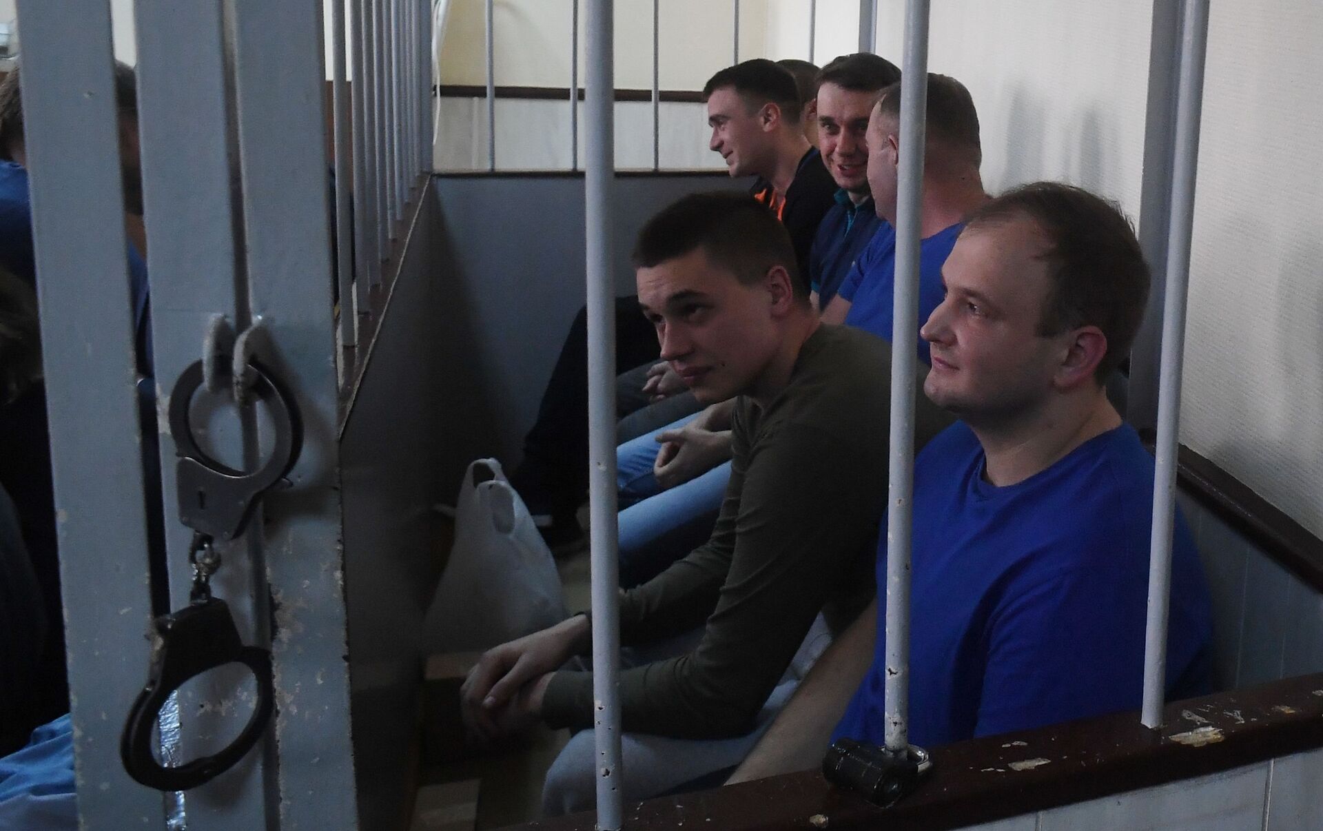 Моряки арестованные. Арест моряков. Моряк арестован. Украинские моряки задержанные в Крыму.