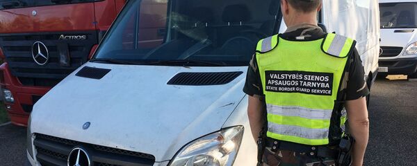Микроавтобус, арестованный пограничниками Литвы Микроавтобус, арестованный пограничниками Литвы - Sputnik Lietuva