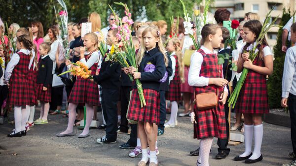 Школьники 1 сентября в Вильнюсе, архивное фото - Sputnik Lietuva